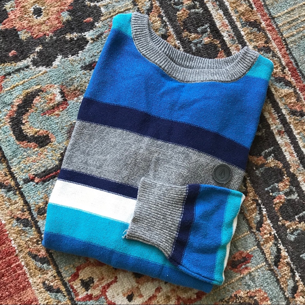 Pre loved 💙 Volcom boys sweater sz MEDIUM